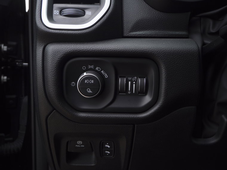 Vehicle Image 45