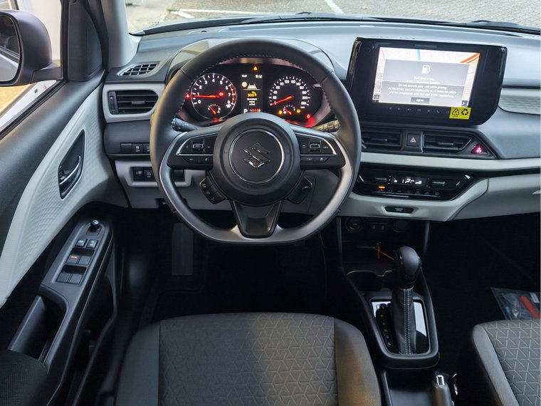 Vehicle Image 12