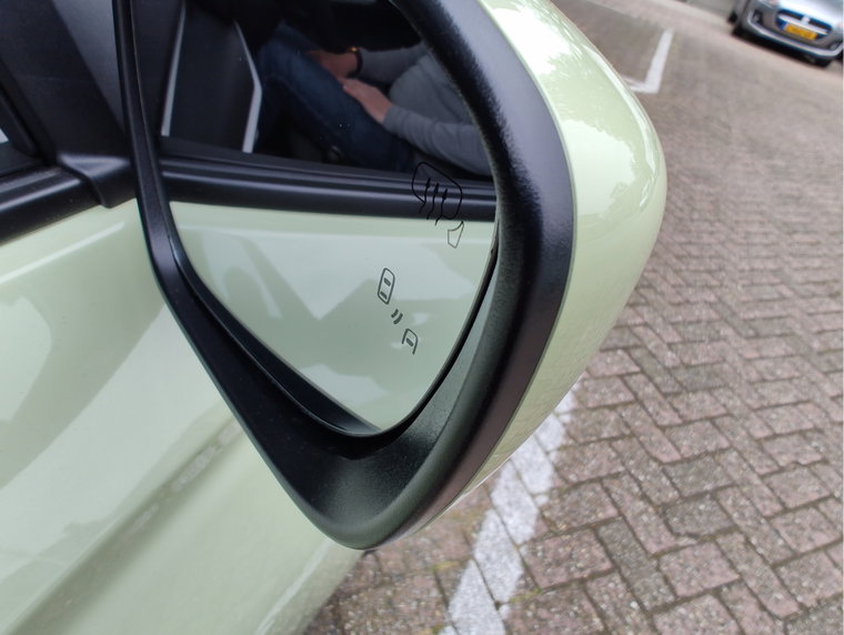 Vehicle Image 33