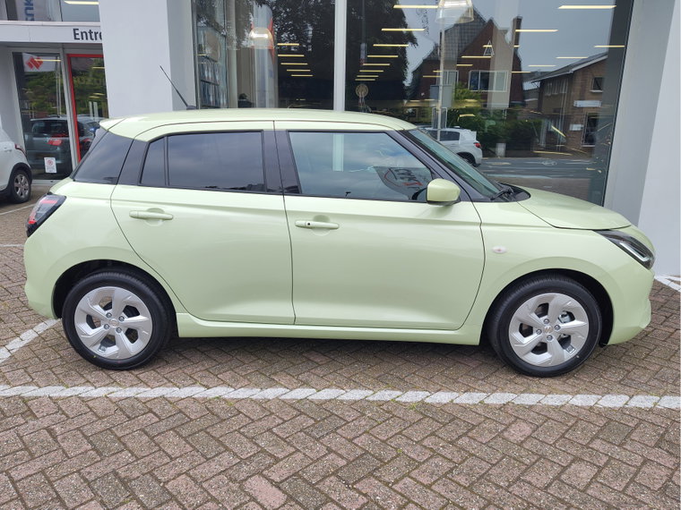 Vehicle Image 6