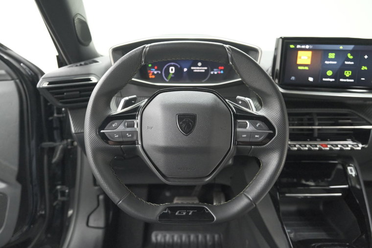 Vehicle Image 32