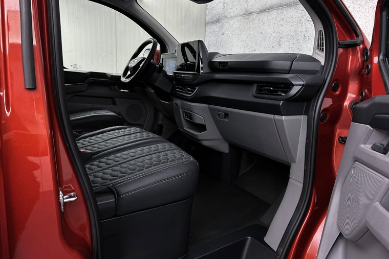 Vehicle Image 13