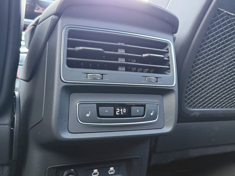 Vehicle Image 29
