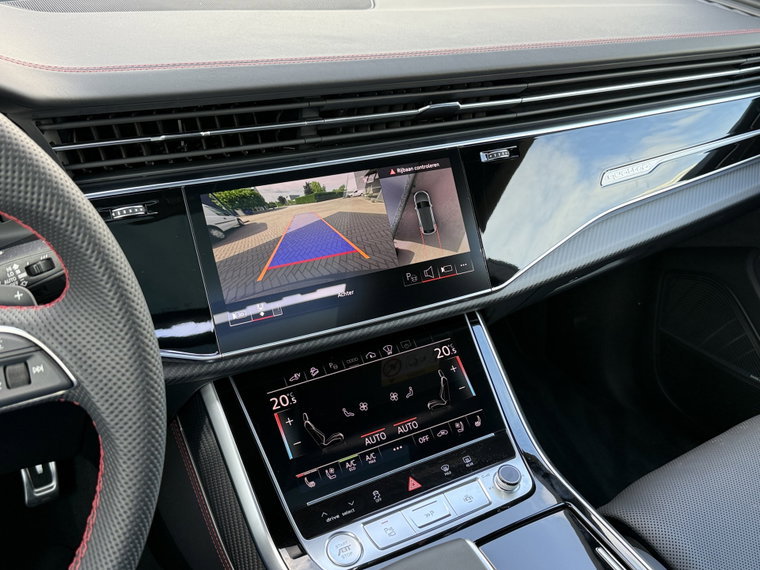 Vehicle Image 32