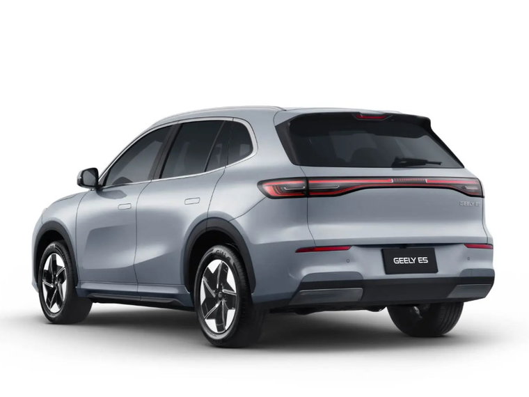 Vehicle Image 4