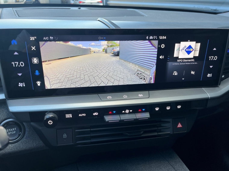 Vehicle Image 35