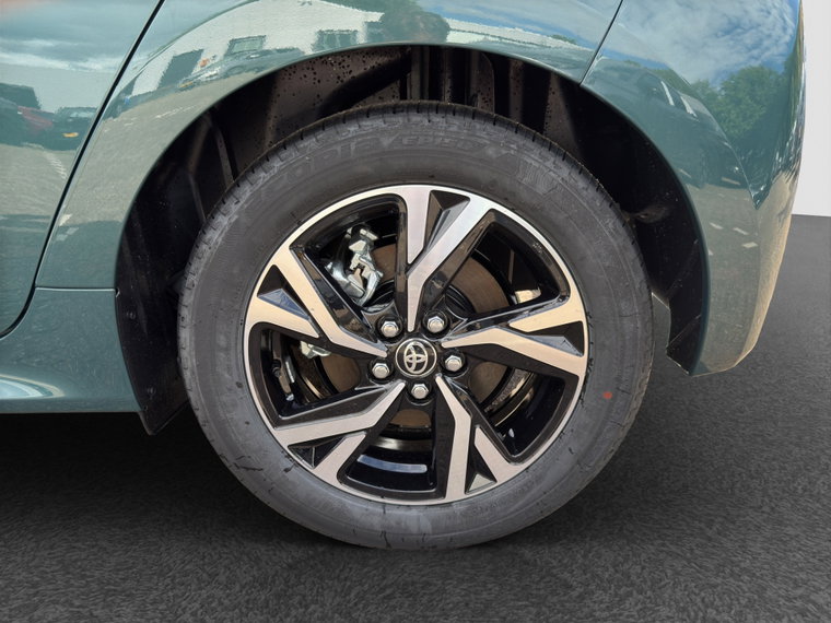 Vehicle Image 13