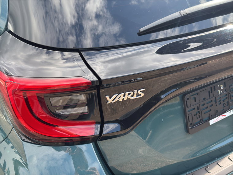 Vehicle Image 15