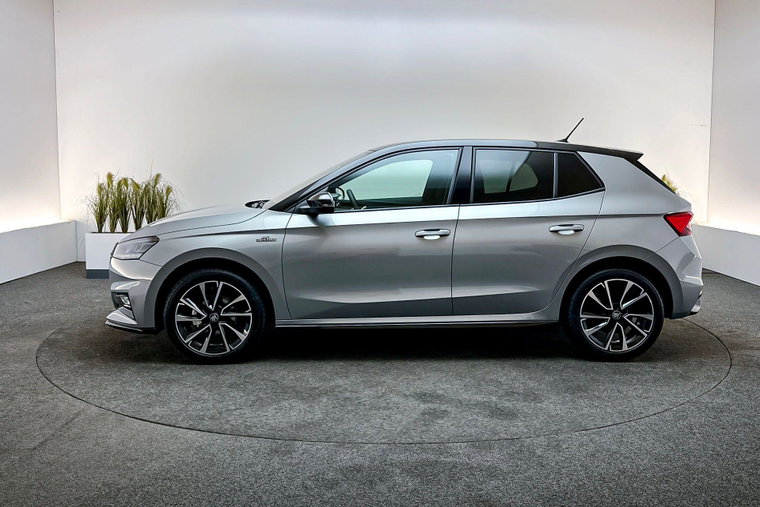Vehicle Image 6