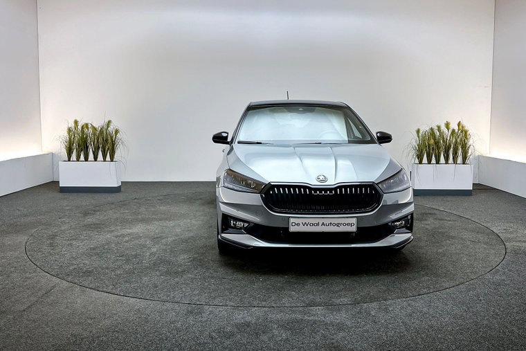 Vehicle Image 8
