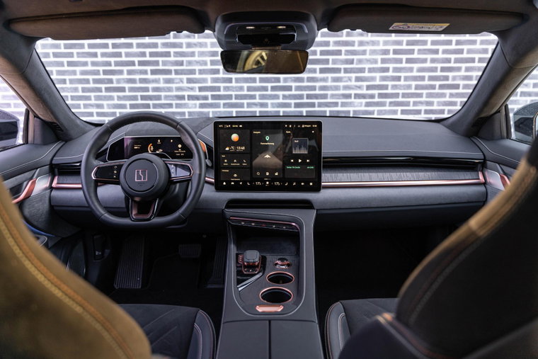 Vehicle Image 5