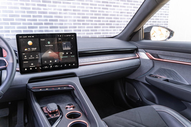 Vehicle Image 9