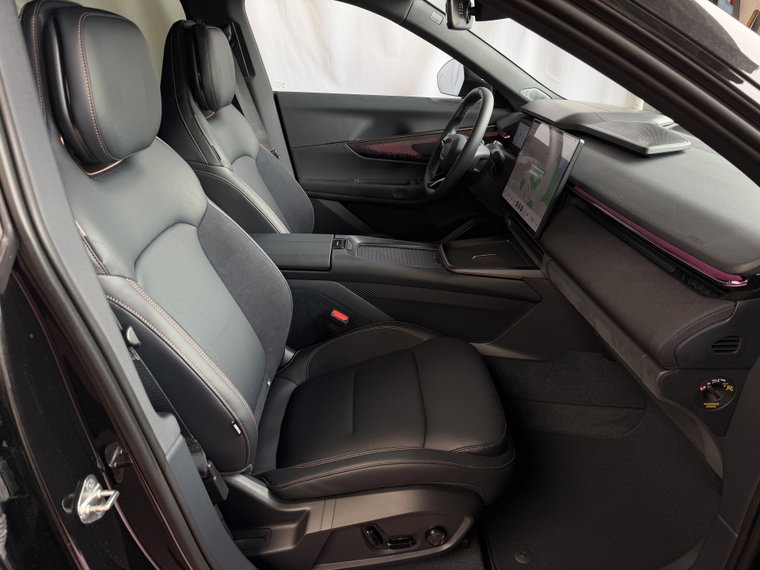 Vehicle Image 37