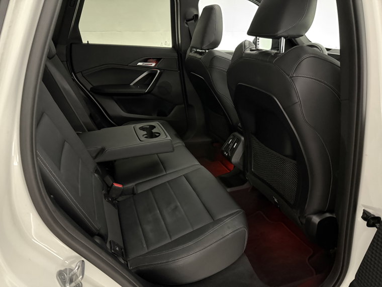 Vehicle Image 40