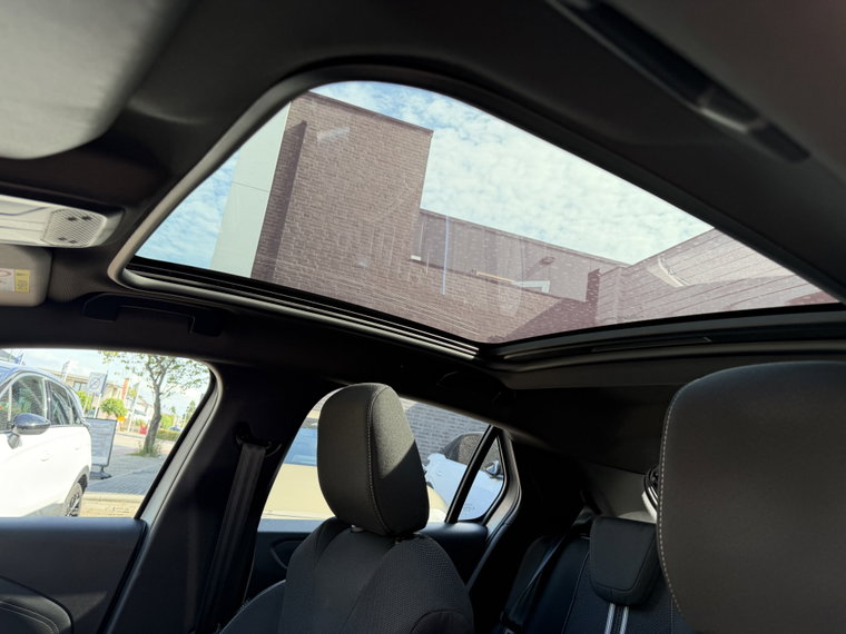 Vehicle Image 24