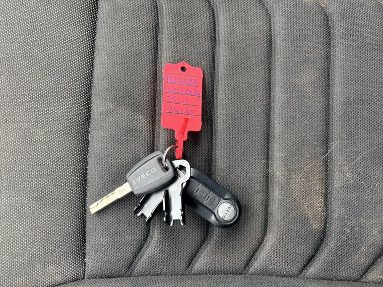 Vehicle Image 31