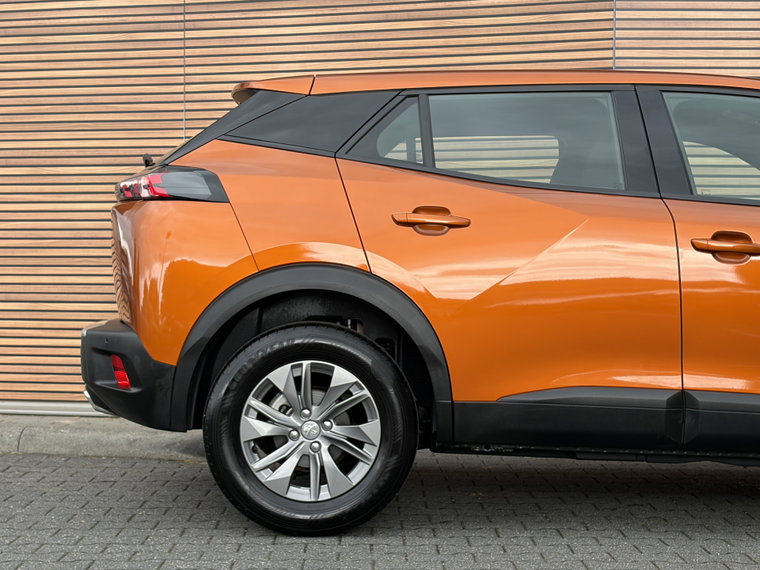 Vehicle Image 16