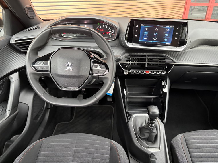 Vehicle Image 21