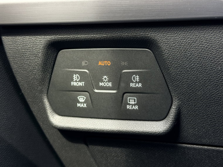 Vehicle Image 29
