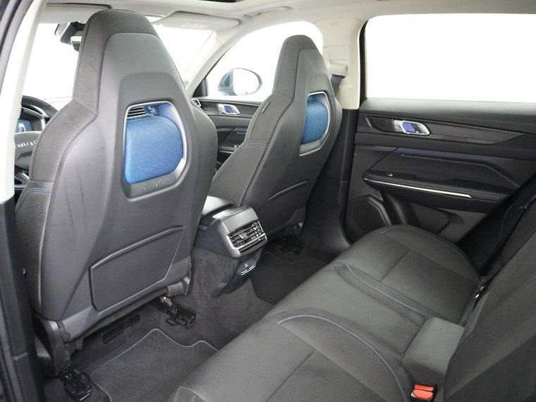 Vehicle Image 37