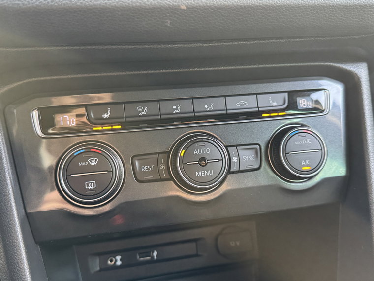 Vehicle Image 28