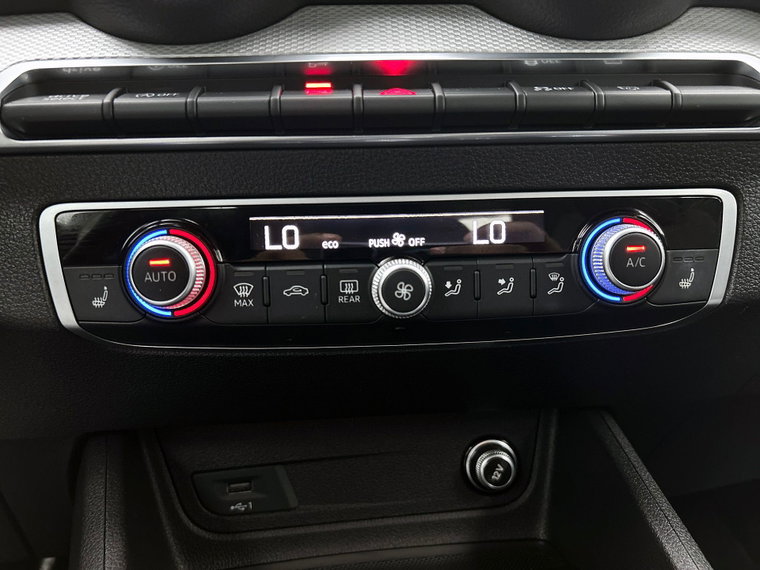 Vehicle Image 28