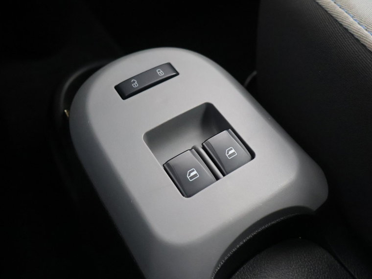 Vehicle Image 33