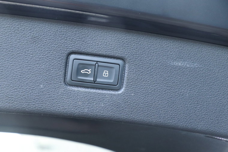 Vehicle Image 26
