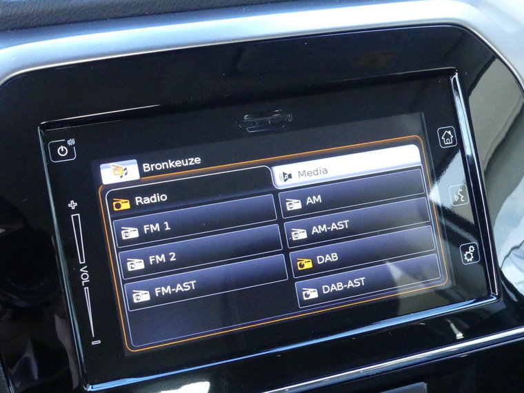 Vehicle Image 25
