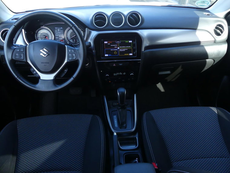Vehicle Image 6