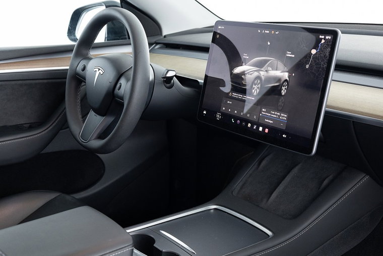Vehicle Image 4