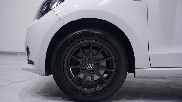 Vehicle Image 11