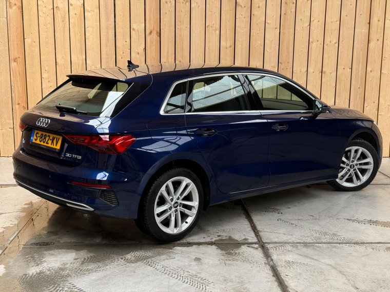 Vehicle Image 40