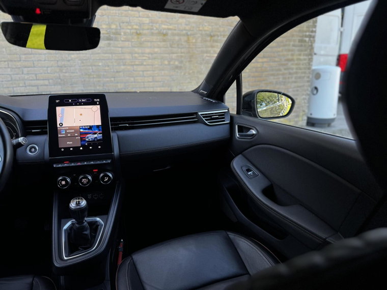 Vehicle Image 24