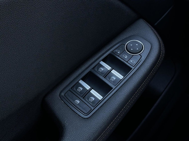 Vehicle Image 28