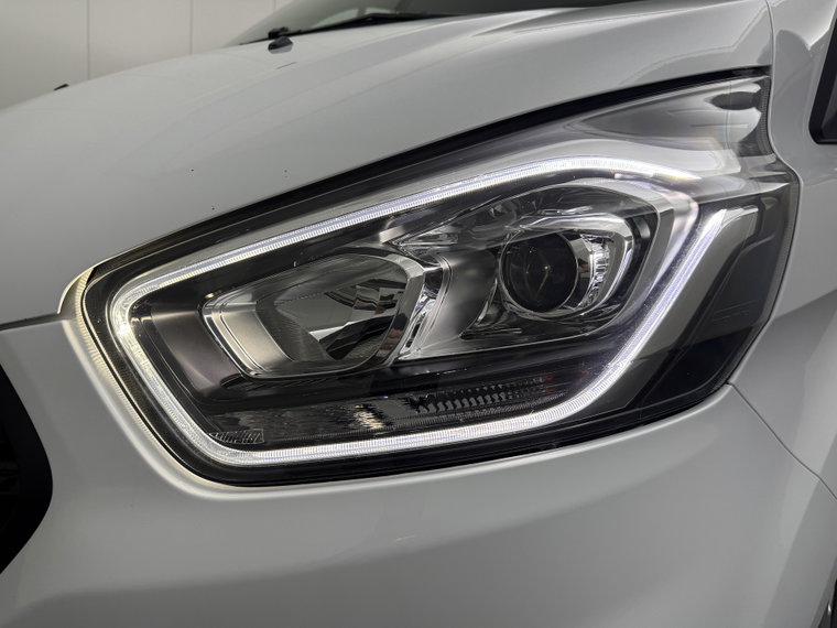 Vehicle Image 25