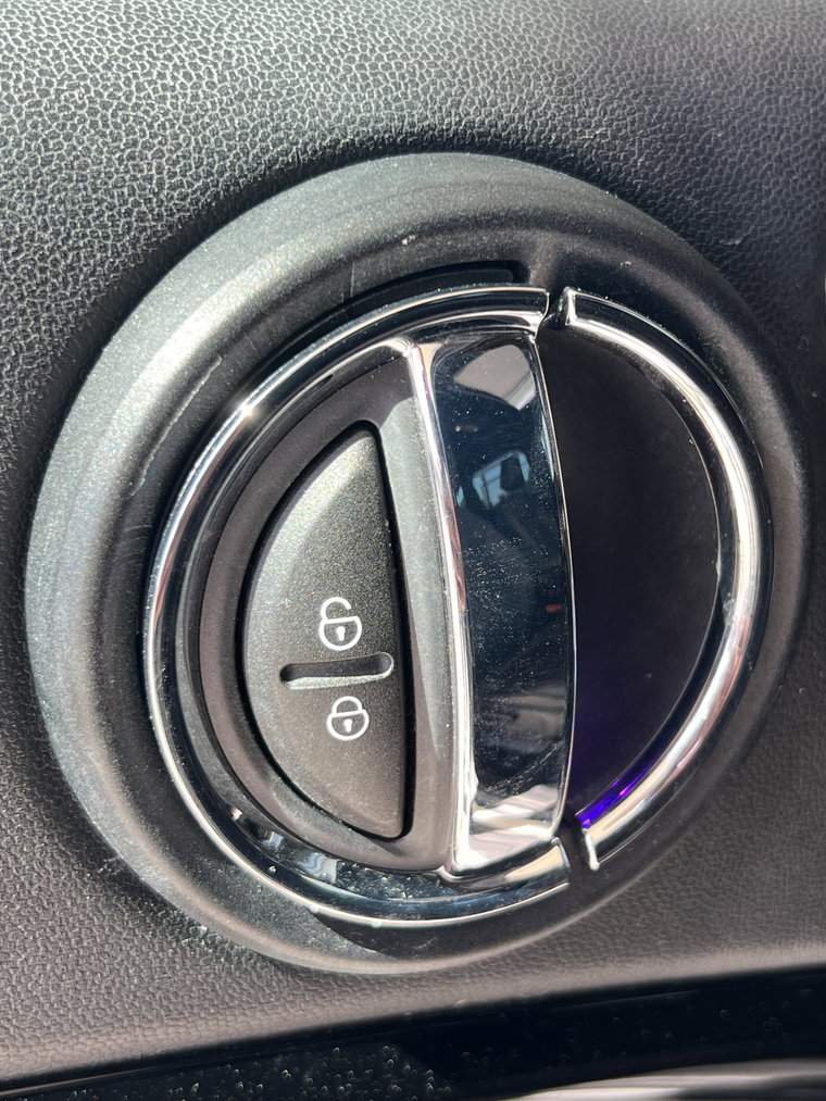 Vehicle Image 26