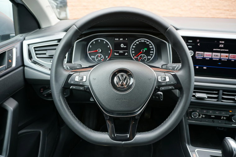 Vehicle Image 21