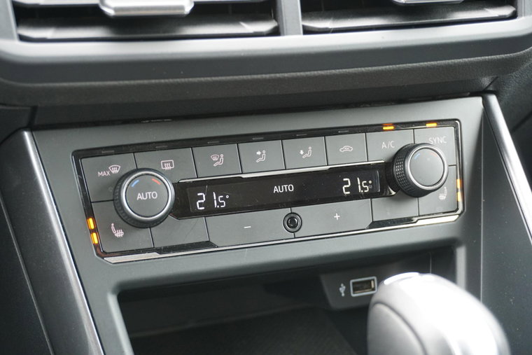 Vehicle Image 29