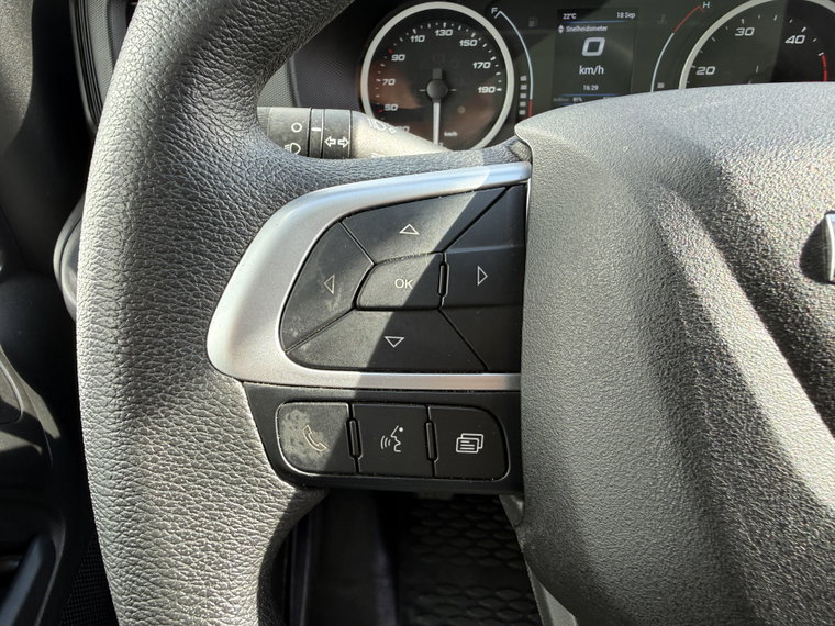 Vehicle Image 23
