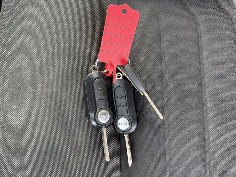 Vehicle Image 29