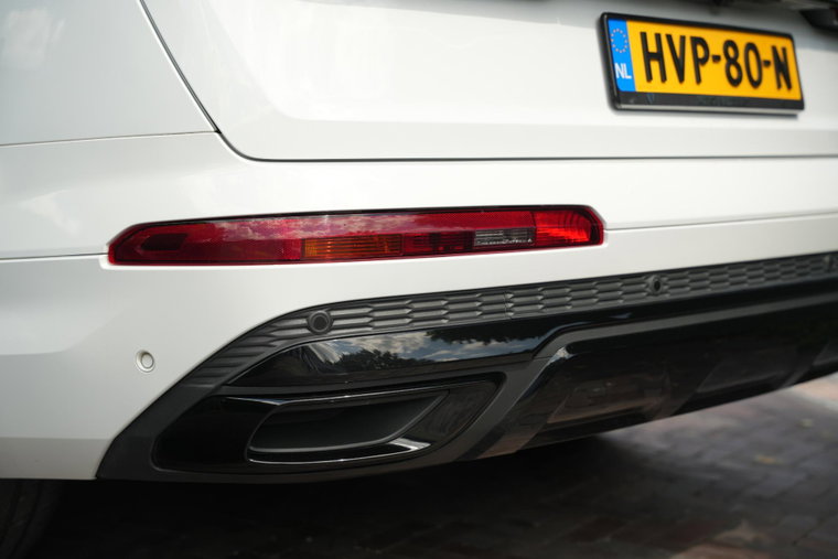 Vehicle Image 23