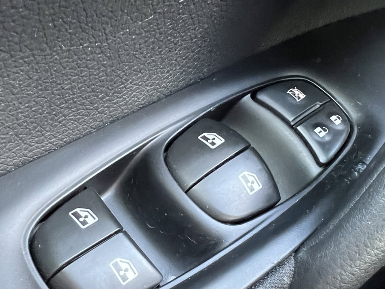 Vehicle Image 28