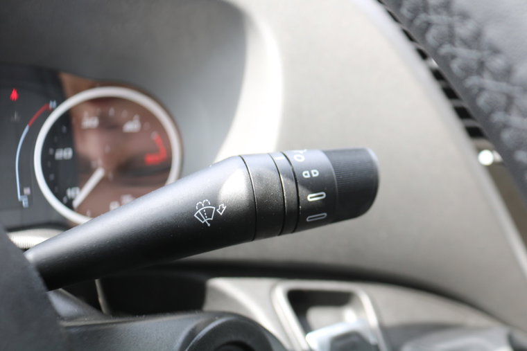 Vehicle Image 25