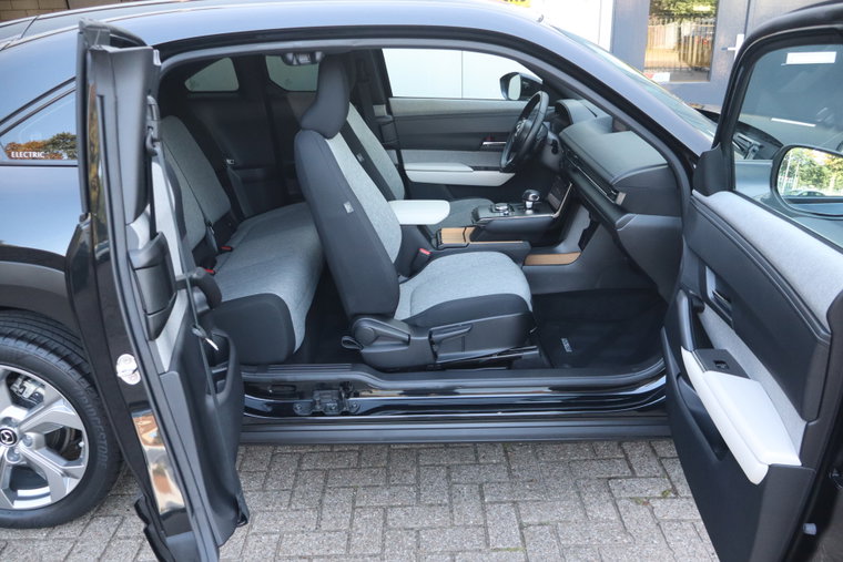 Vehicle Image 28