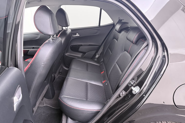 Vehicle Image 12