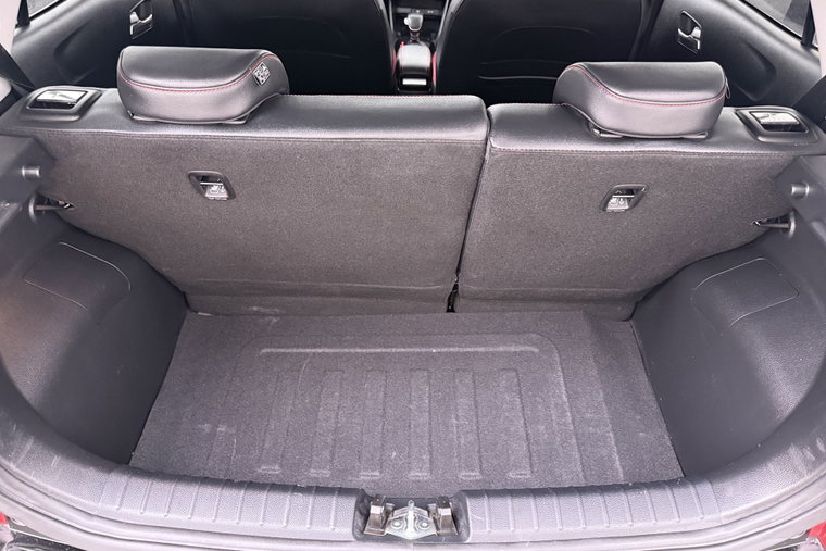 Vehicle Image 13