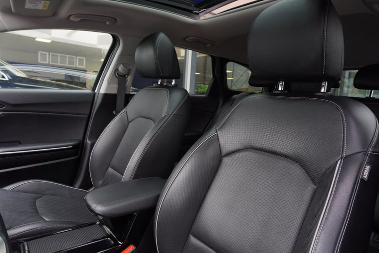 Vehicle Image 14