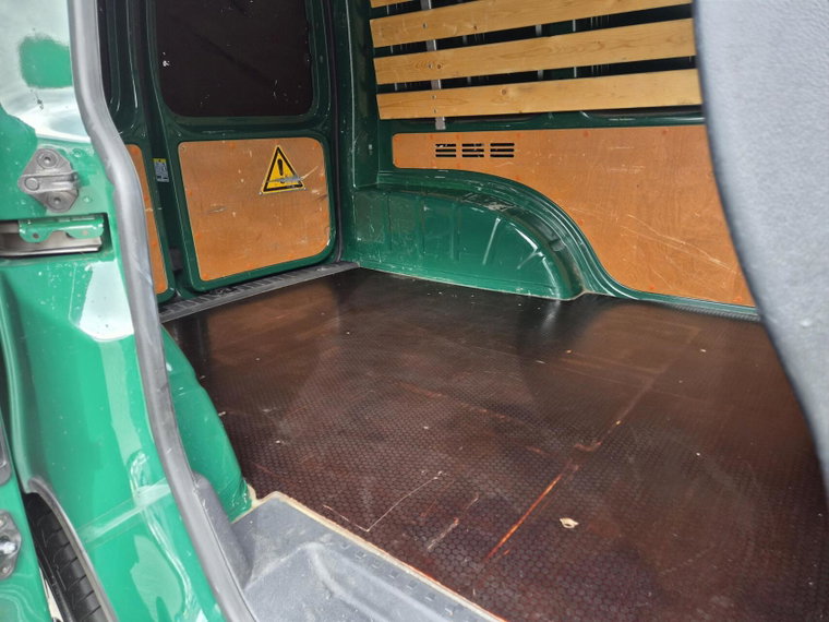 Vehicle Image 13