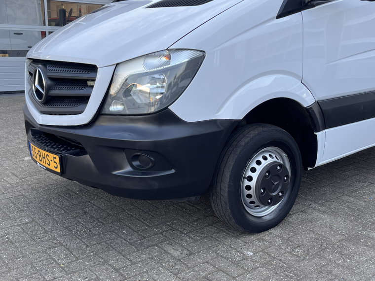 Vehicle Image 29